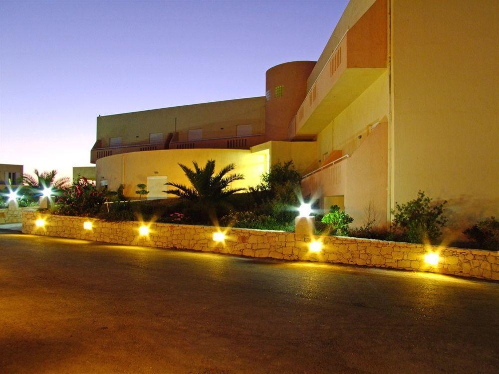 Hotel Sea Breeze Sitía Extérieur photo