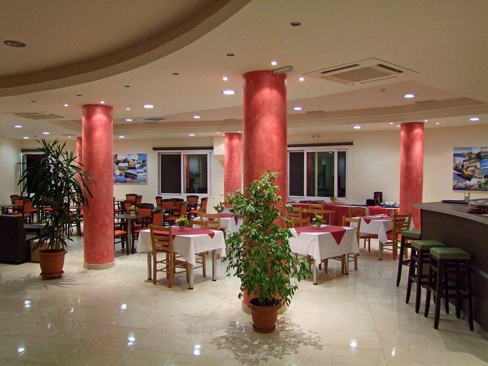 Hotel Sea Breeze Sitía Extérieur photo
