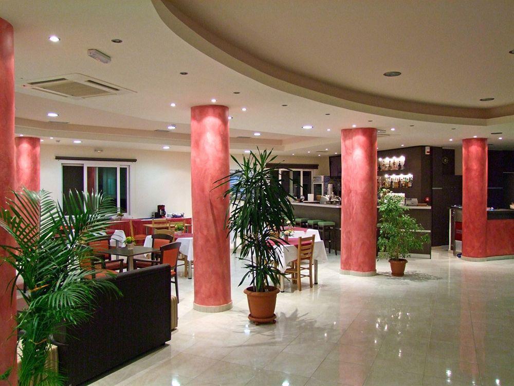Hotel Sea Breeze Sitía Extérieur photo