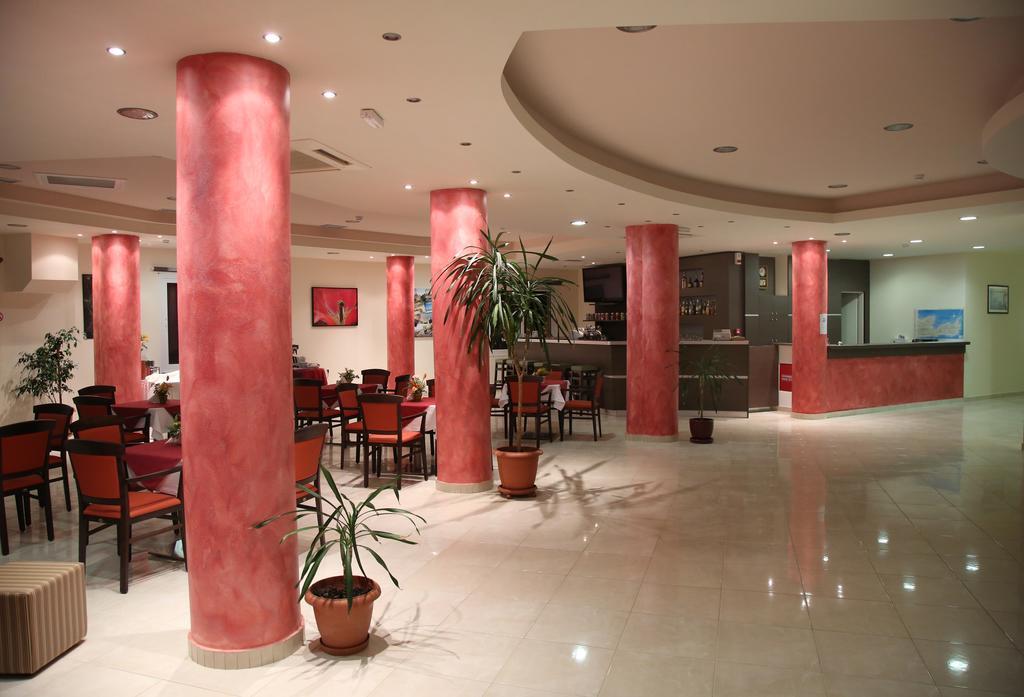 Hotel Sea Breeze Sitía Extérieur photo