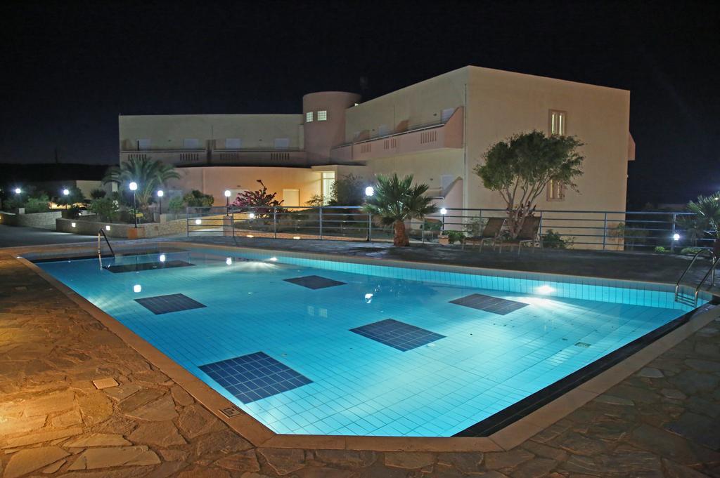 Hotel Sea Breeze Sitía Extérieur photo