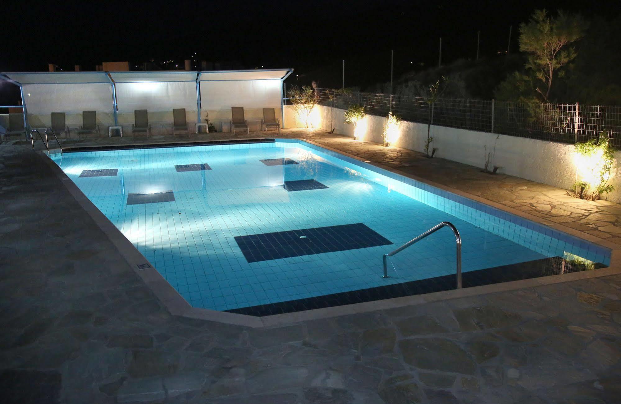 Hotel Sea Breeze Sitía Extérieur photo