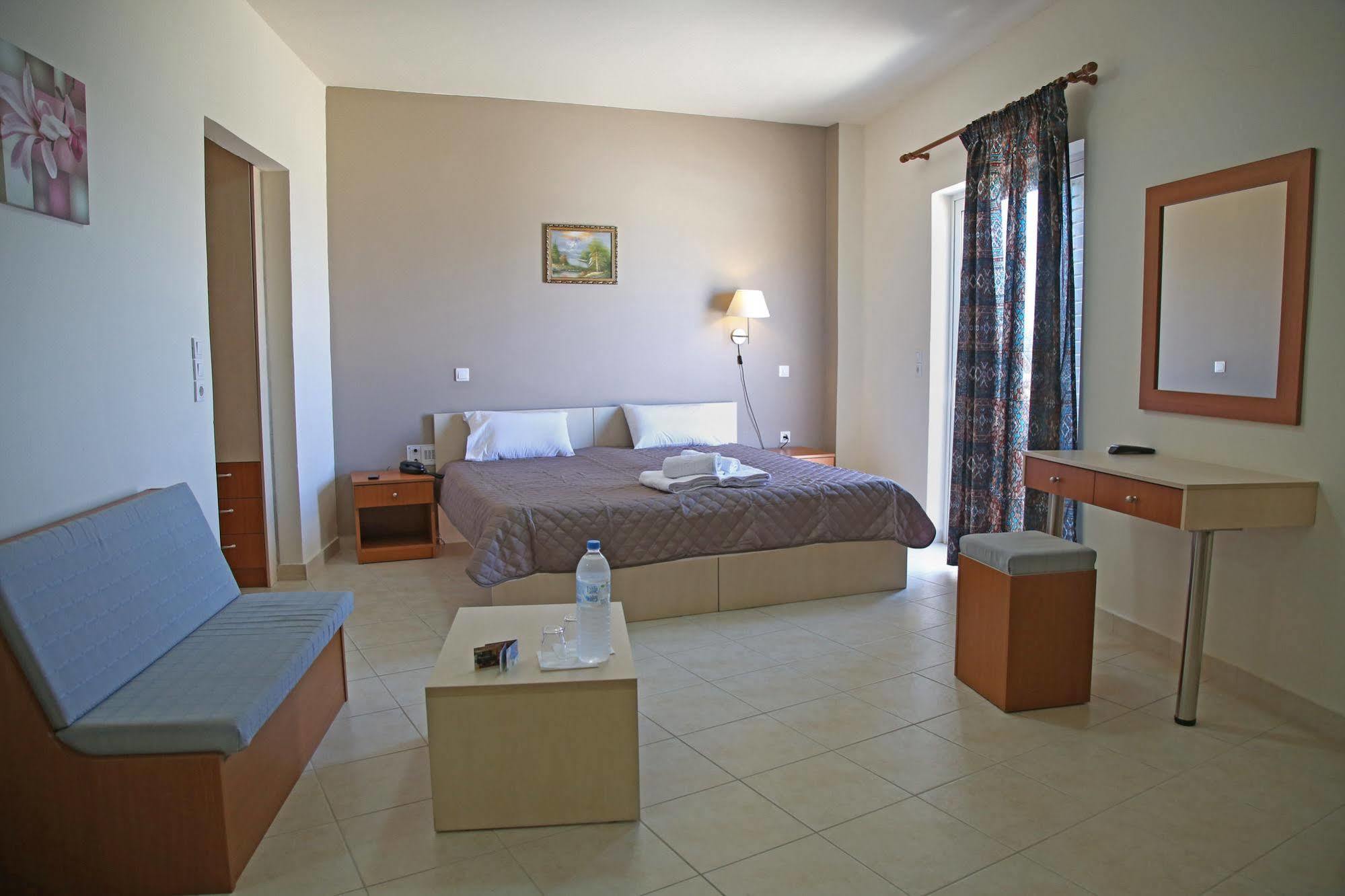 Hotel Sea Breeze Sitía Extérieur photo