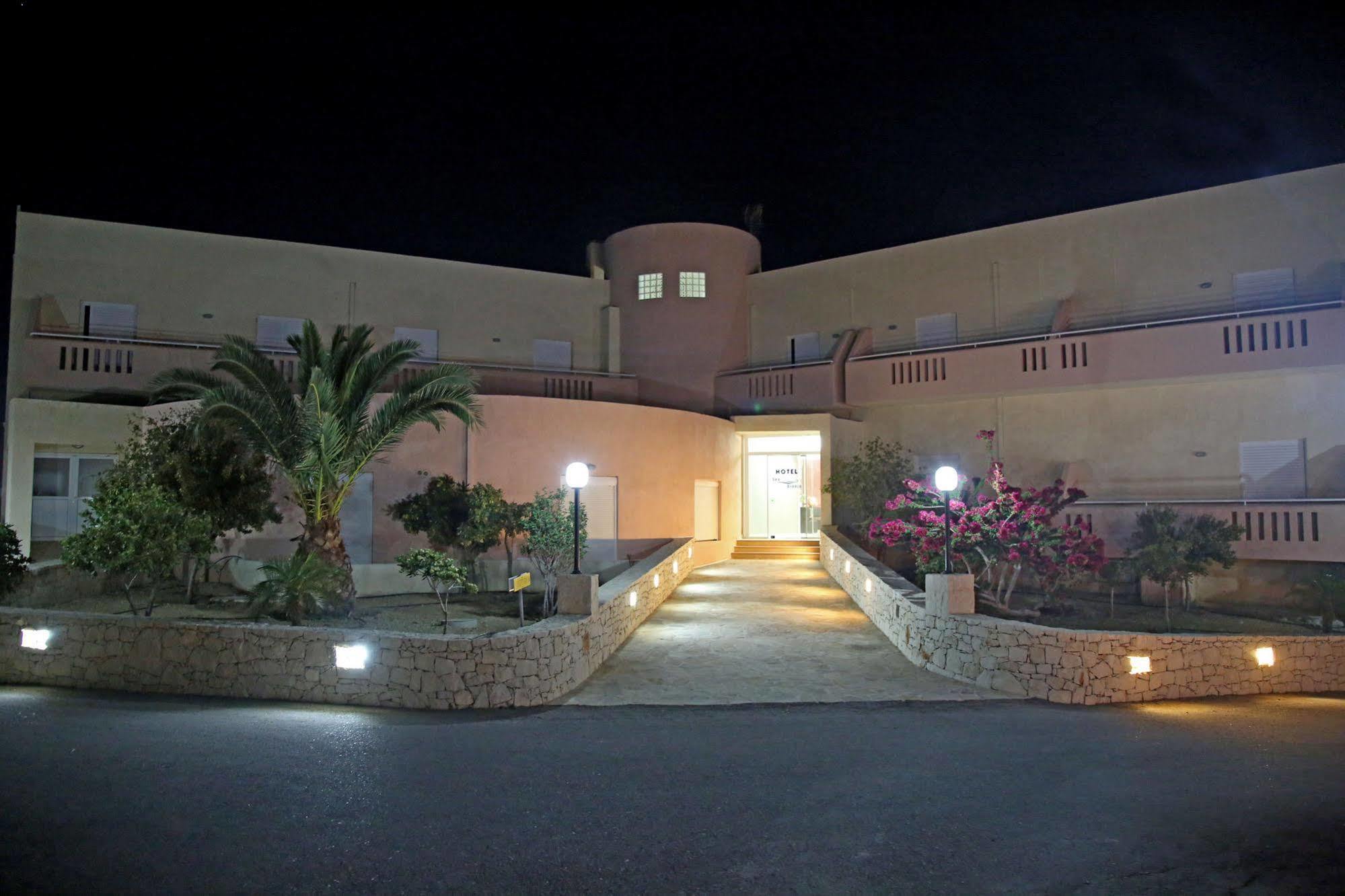 Hotel Sea Breeze Sitía Extérieur photo